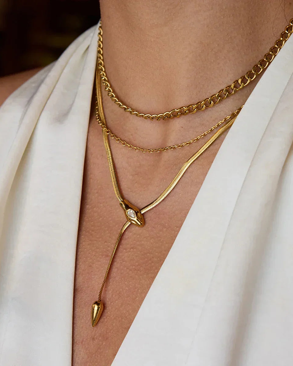 Zarelle Gold Serpentine Pendant – Polished 18k Yellow Gold Necklace