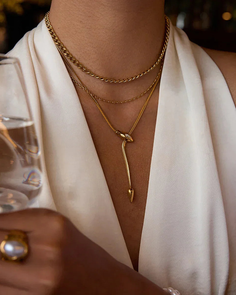 Zarelle Gold Serpentine Pendant – Polished 18k Yellow Gold Necklace