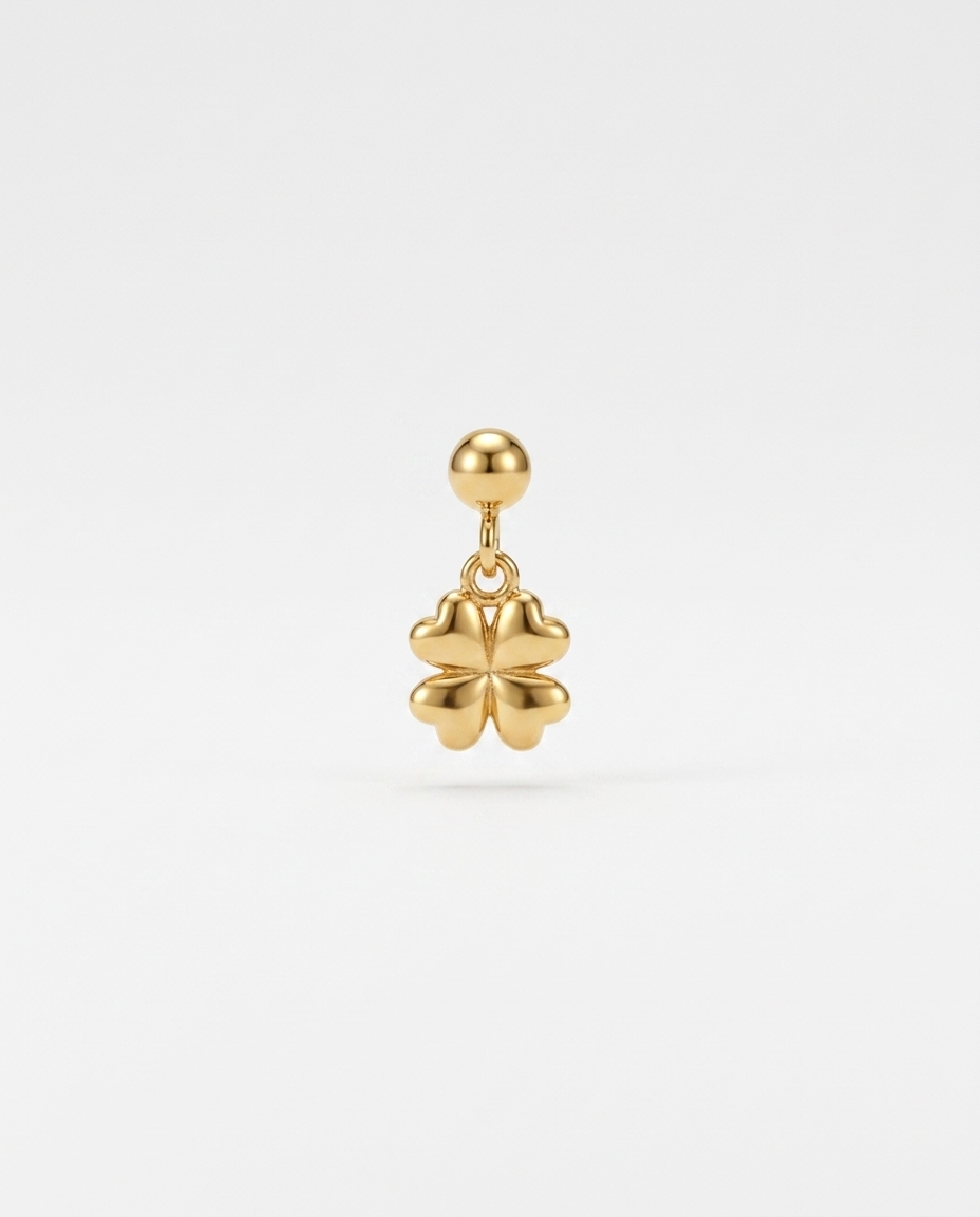 Four-leaf clover gold charm pendant hero