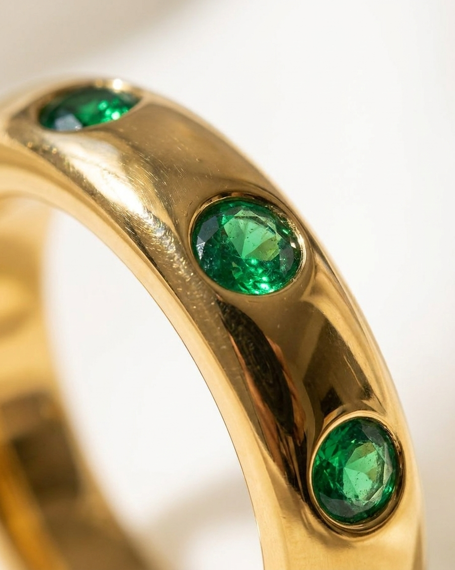 Vita Ring macro detail
