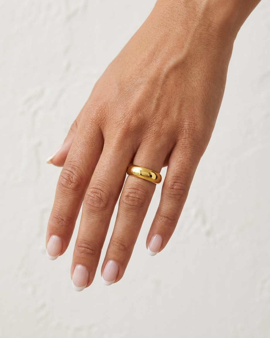 Ella Ring cream wall hand