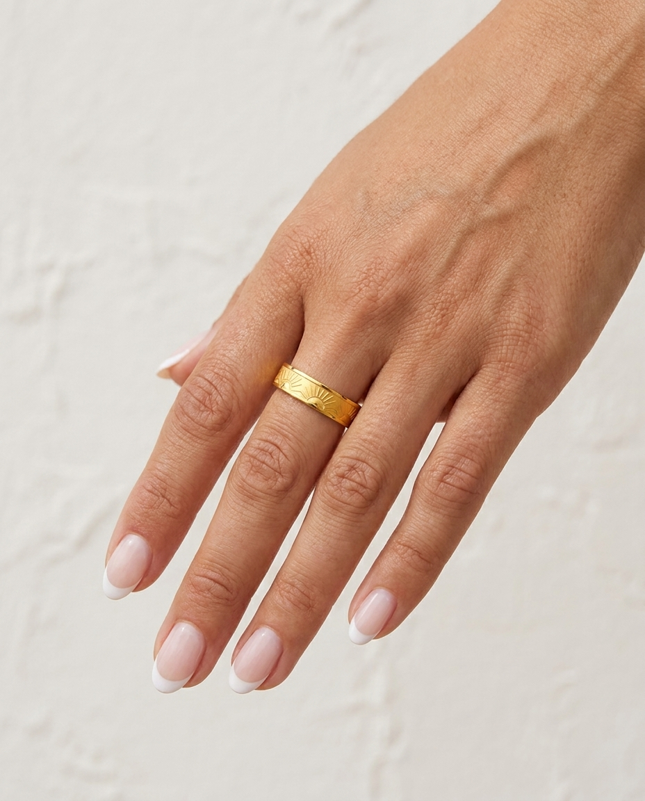 Sol Ring cream wall hand