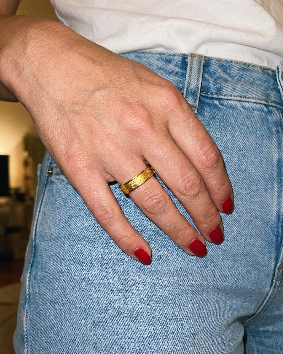 Sol Ring candid flash snapshot