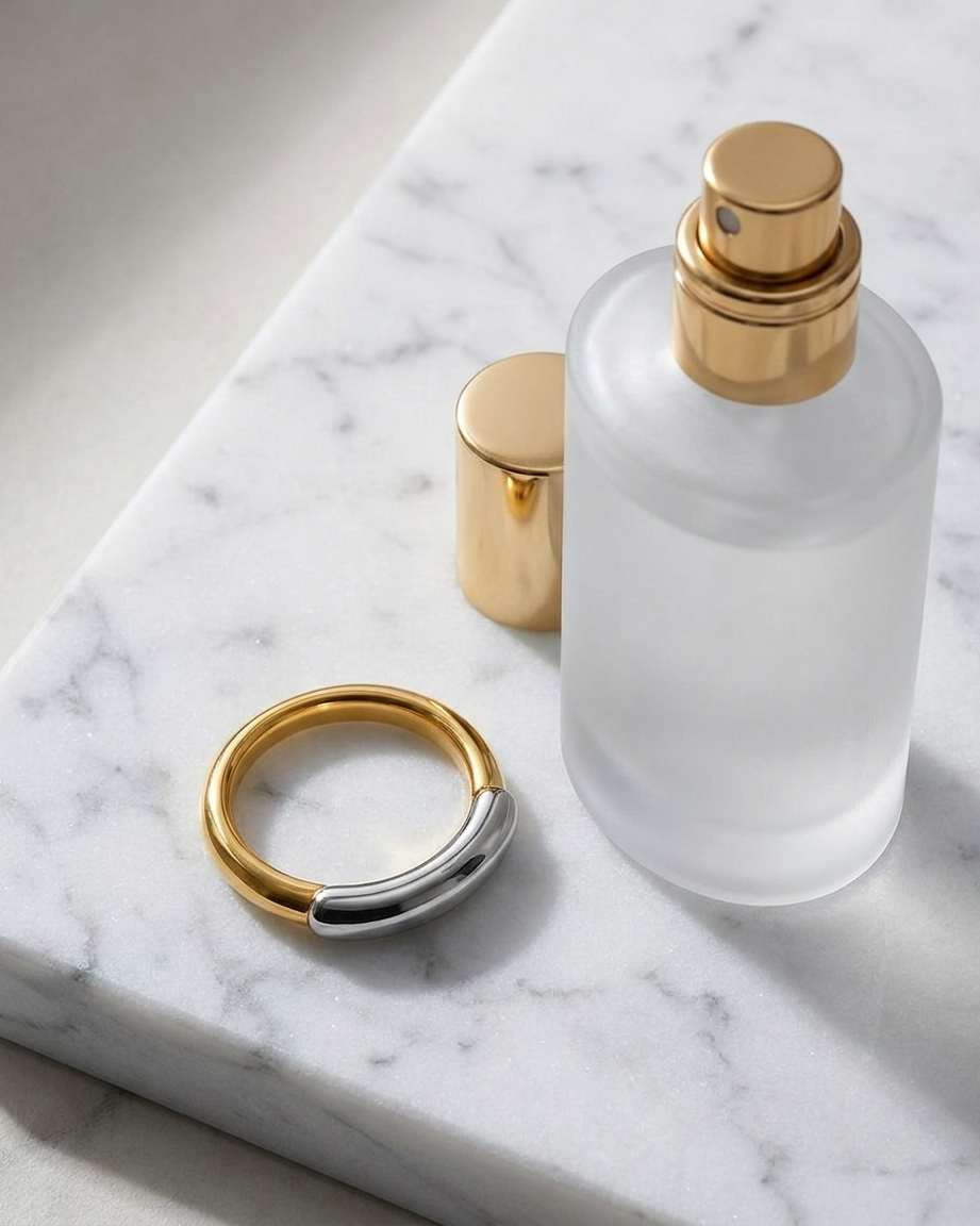Claire Ring marble flatlay