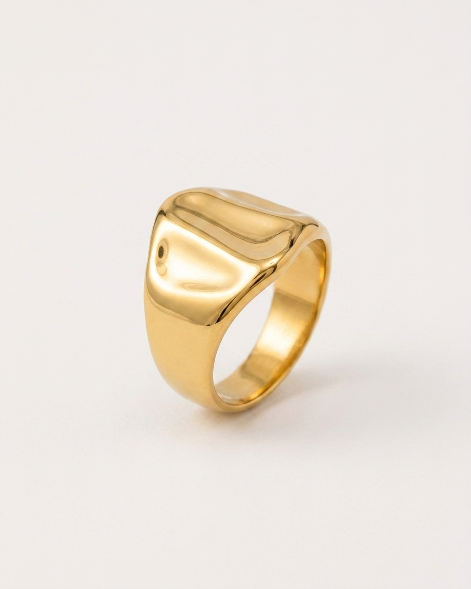 Clara Ring hero packshot