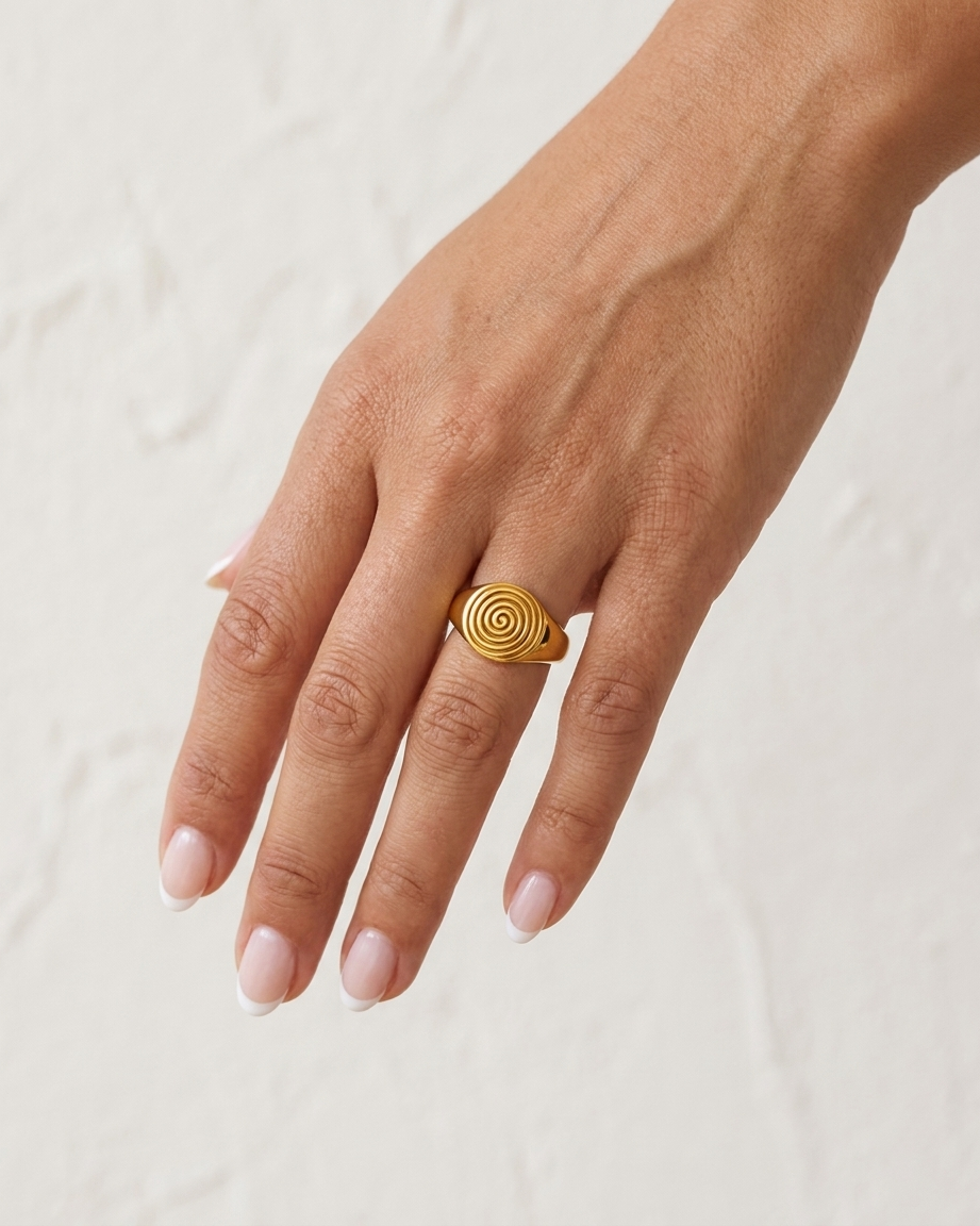 Ellie Ring cream wall hand