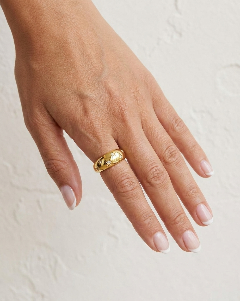Susie Ring cream wall hand