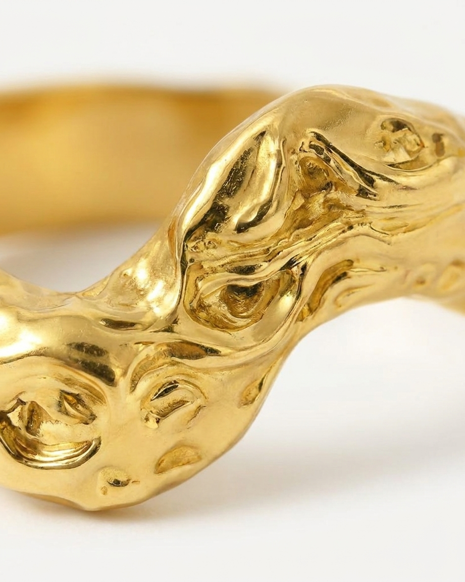 Bea Ring macro detail
