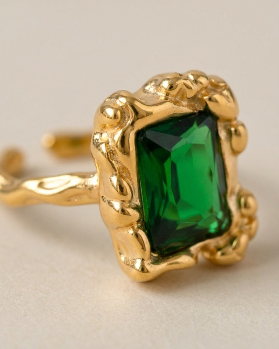Colette Emerald Ring macro detail