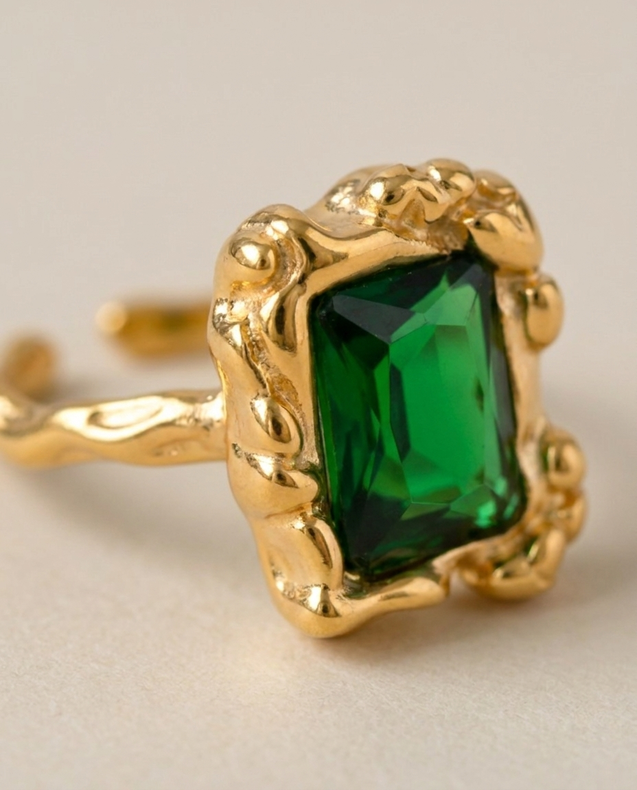 Colette Emerald Ring macro detail