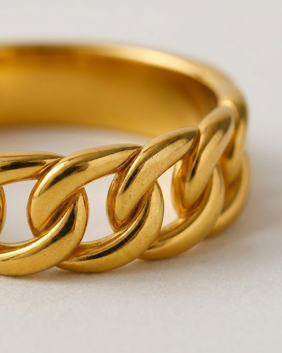 Aurelie Laurel Ring macro detail
