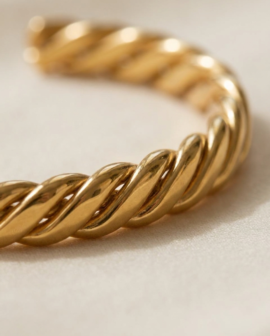 Celia Bracelet macro rope twist