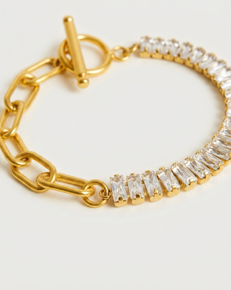Blanche Chunky Paperclip Bracelet macro detail