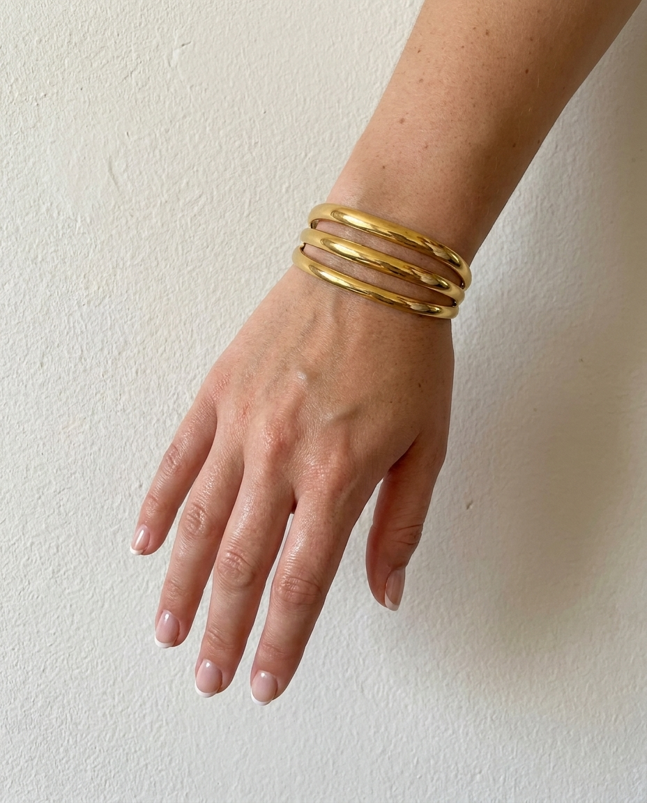 Élodie Triple cuff styled wrist