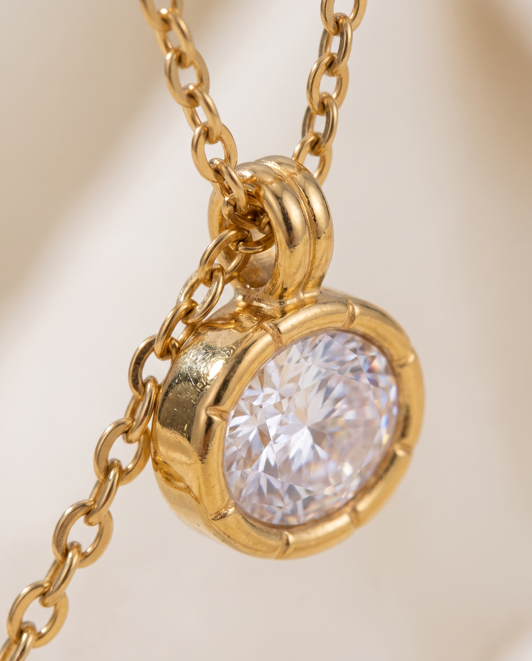 Océane Necklace pendant detail