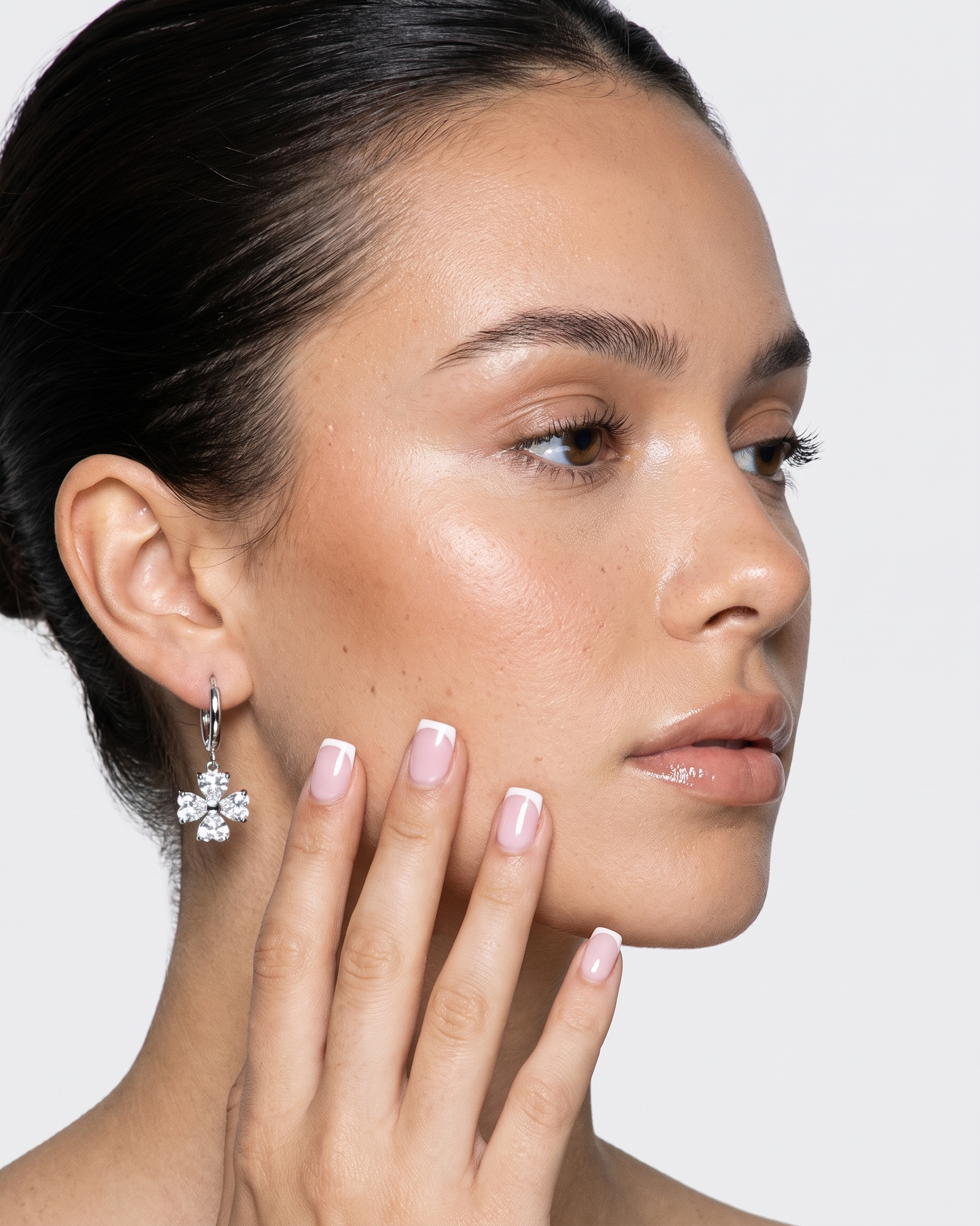 Trefle silver clover earrings editorial flash