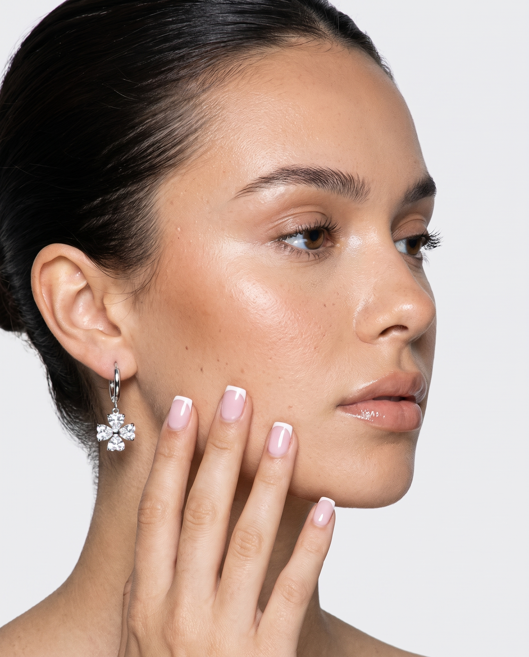 Trefle silver clover earrings editorial flash