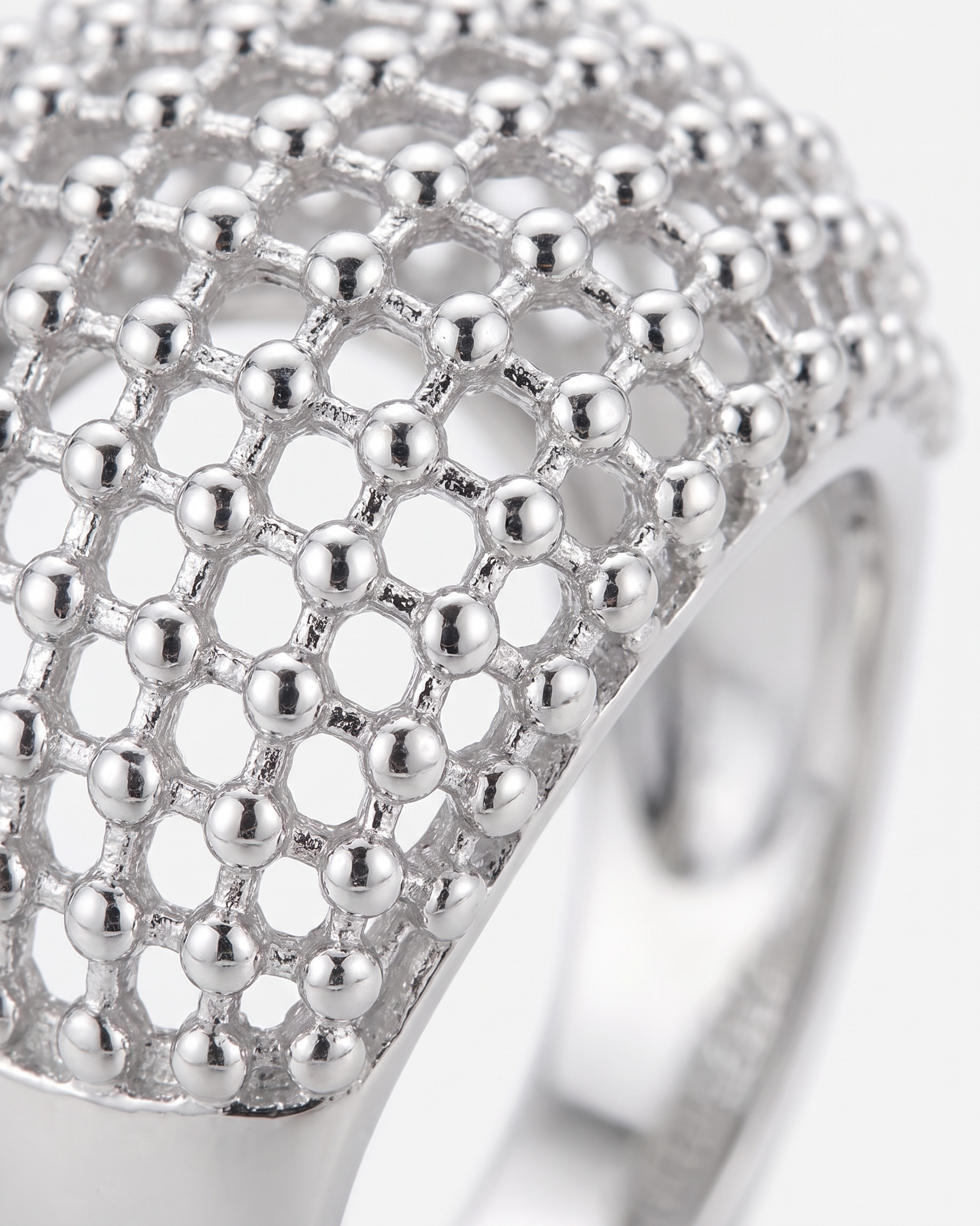 Maille silver dome ring openwork macro detail