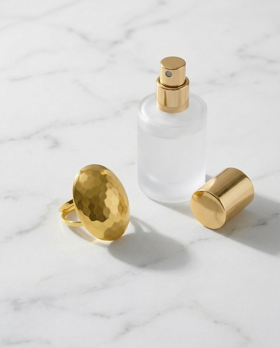 Dome Ring marble flatlay