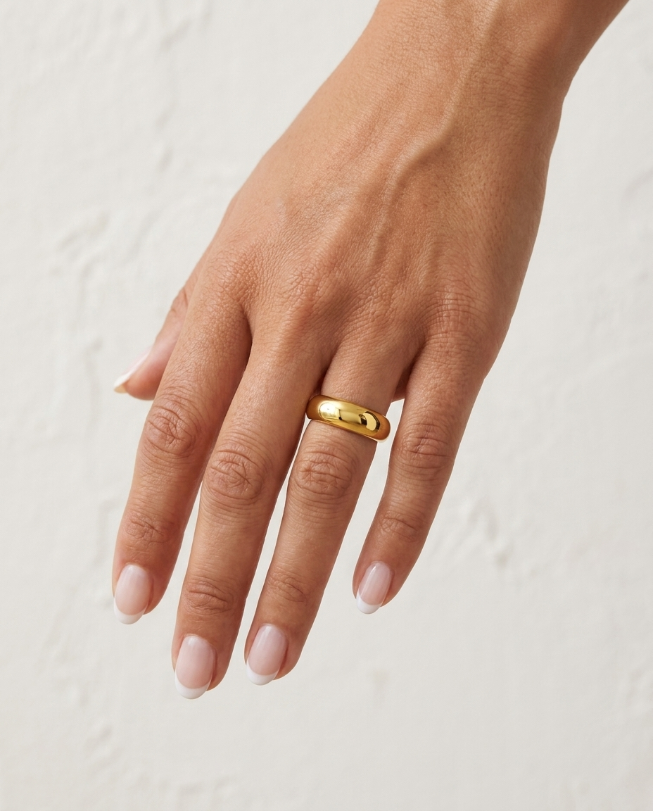 Ella Ring cream wall hand