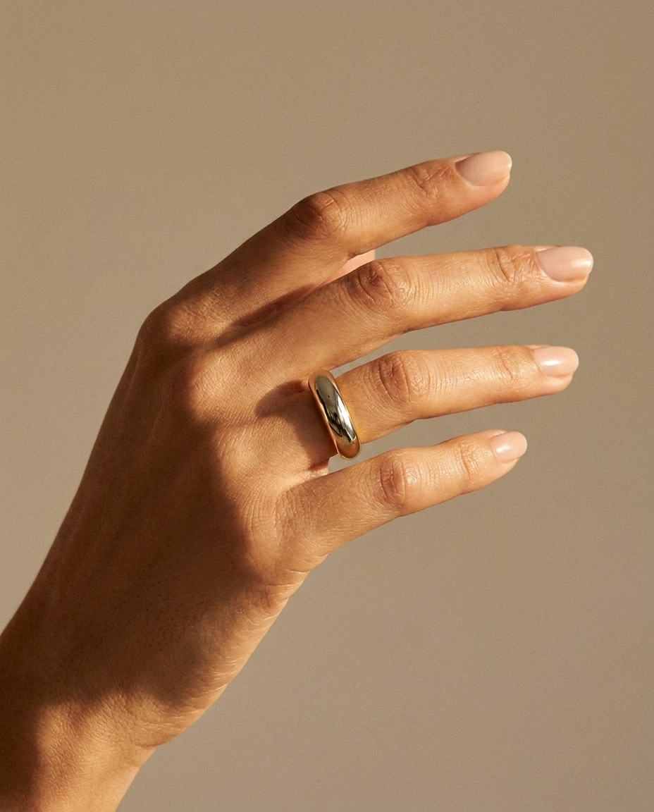 Claire Ring on hand