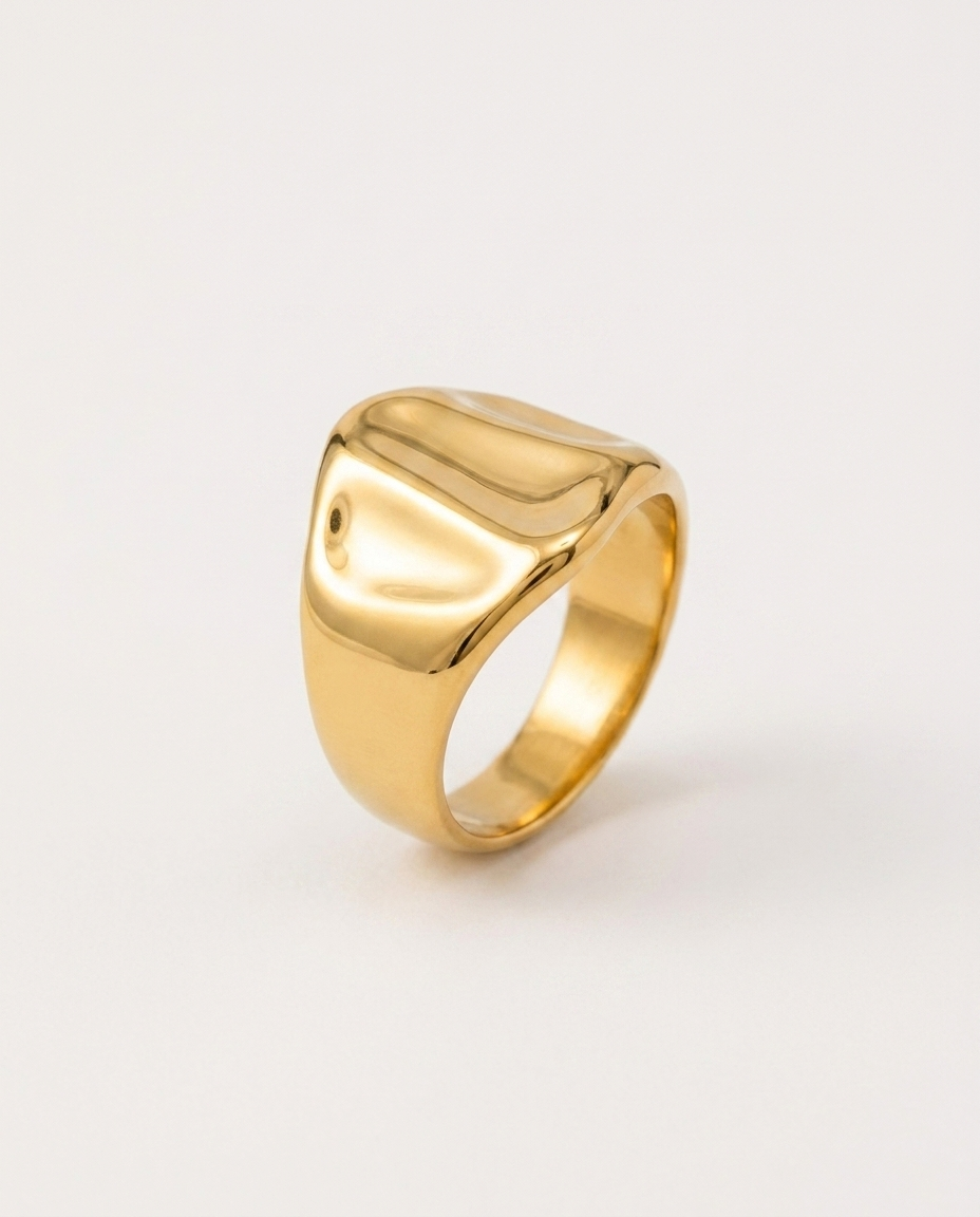 Clara Ring hero packshot