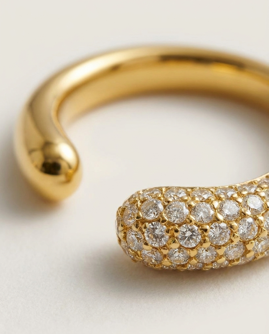 Noa Ring macro detail