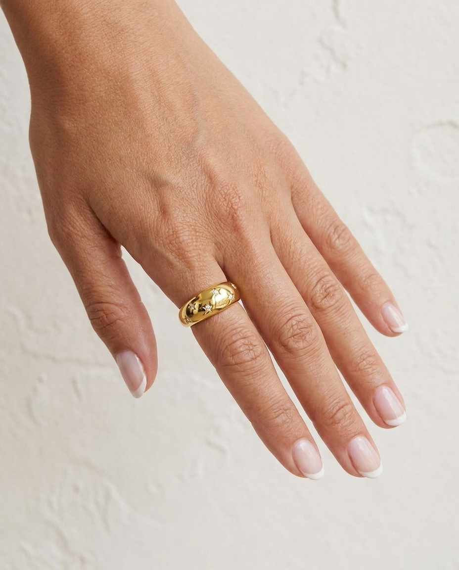 Susie Ring cream wall hand