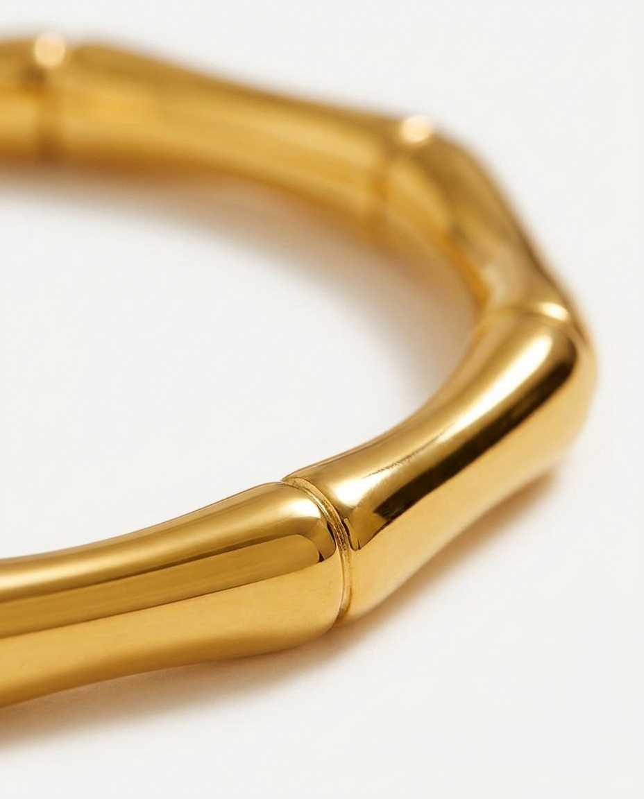 Esme Ring macro detail