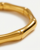 Esme Ring macro detail
