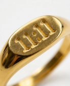 Lucky Ring macro detail
