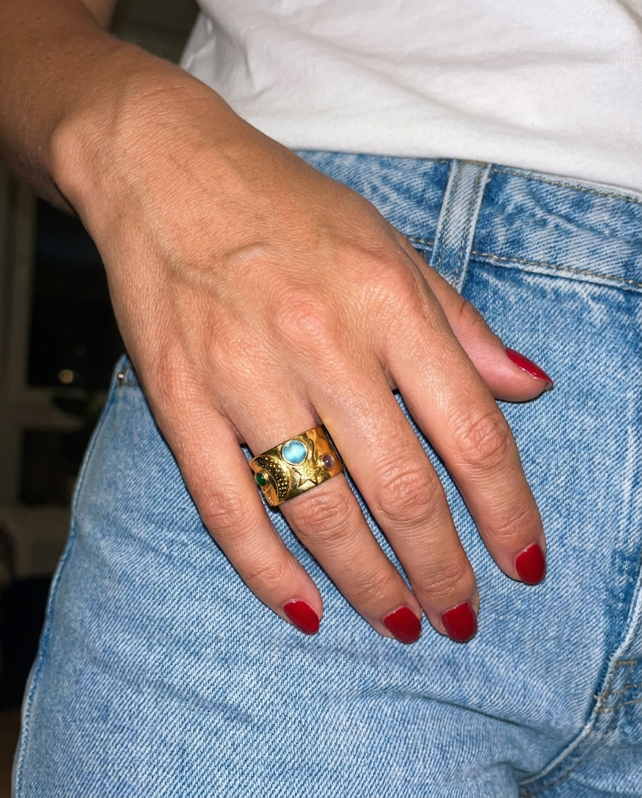 Estelle Ring candid flash snapshot