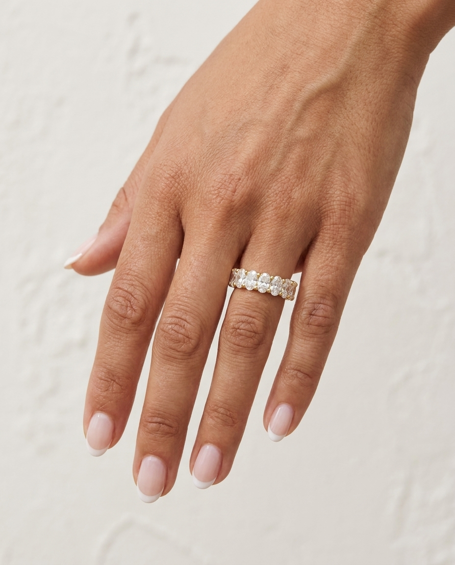 Juline Ring cream wall hand
