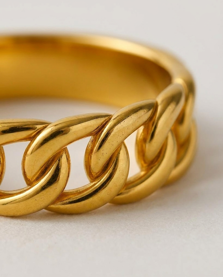 Aurelie Laurel Ring macro detail