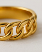 Aurelie Laurel Ring macro detail