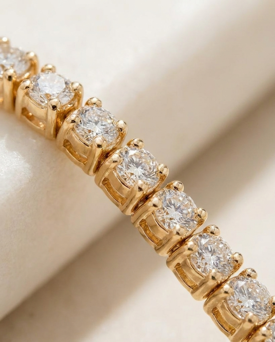 Noa Tennis Bracelet macro detail