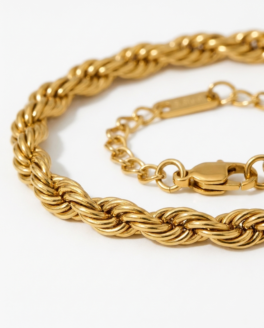 Gia Bracelet macro detail