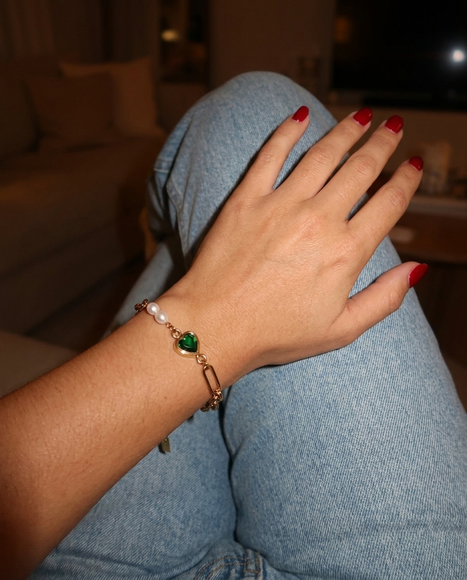 Solene Bracelet candid flash