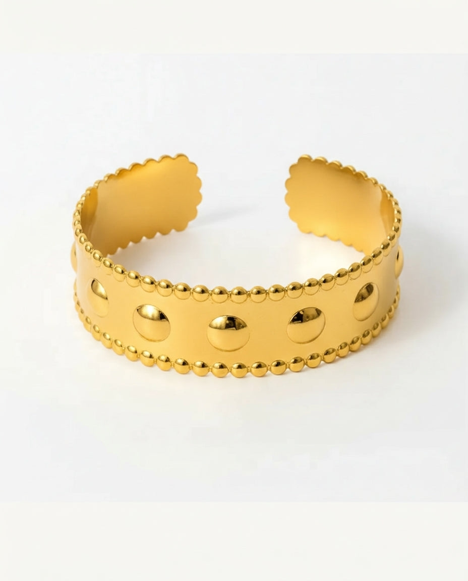 Luna Textured Cuff hero packshot