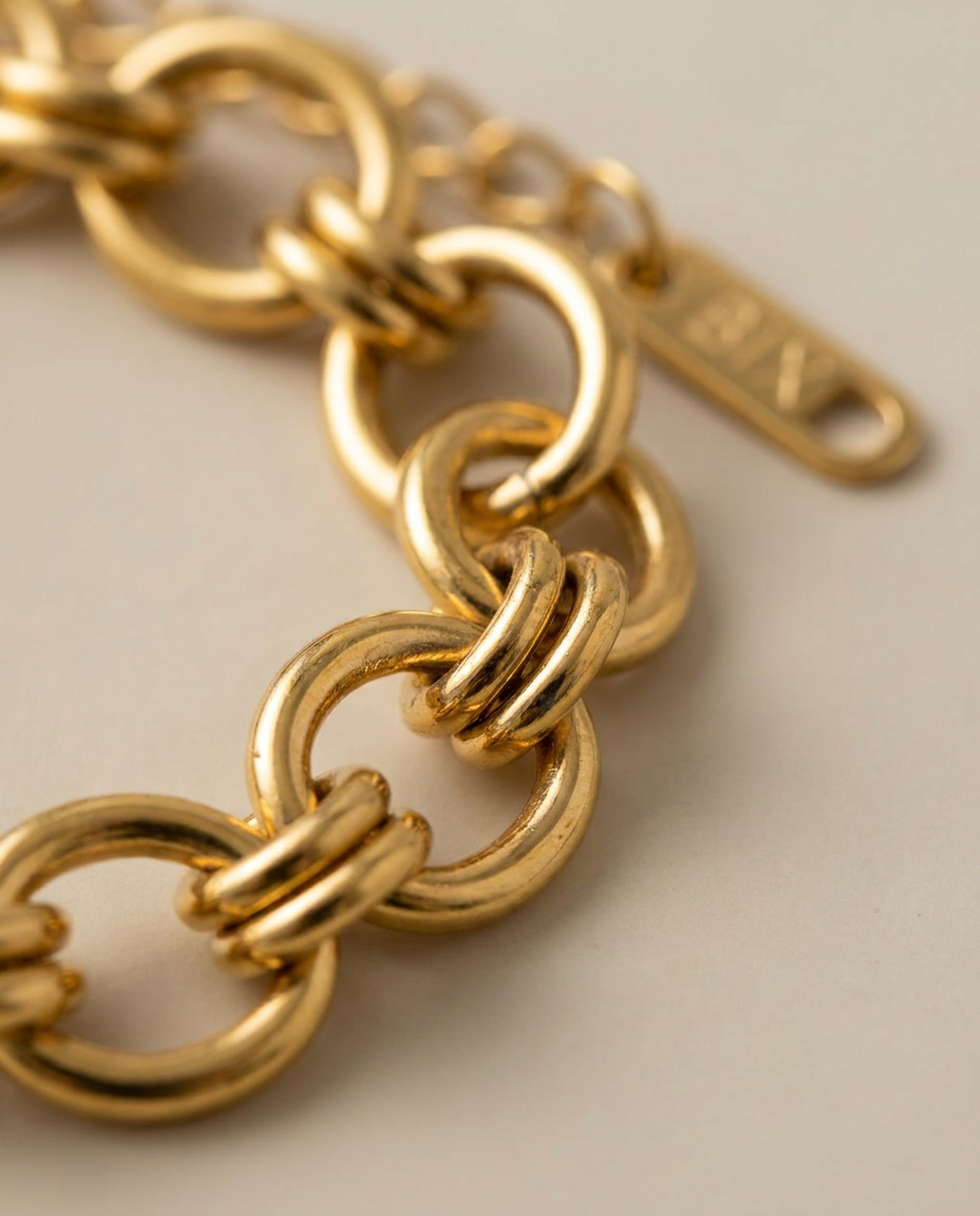 Anais Link Bracelet macro detail