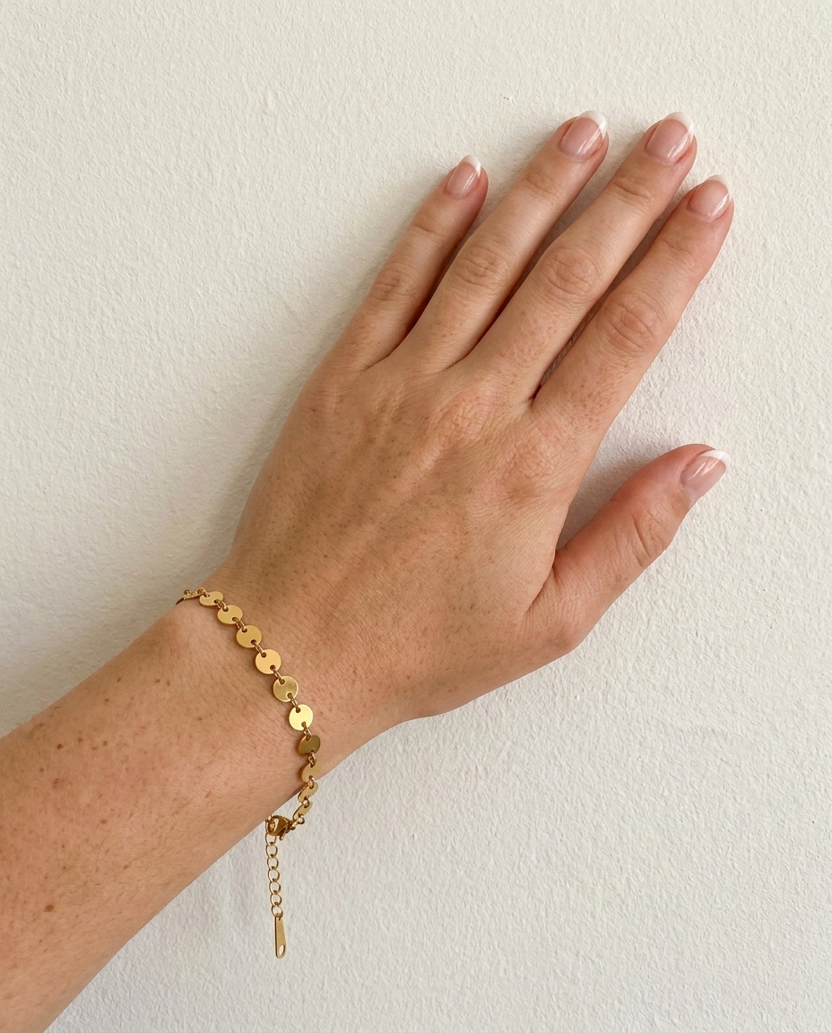 Éloïse Round Chain Bracelet styled wrist