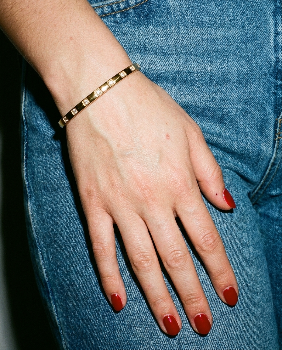 Zircon Bangle flash