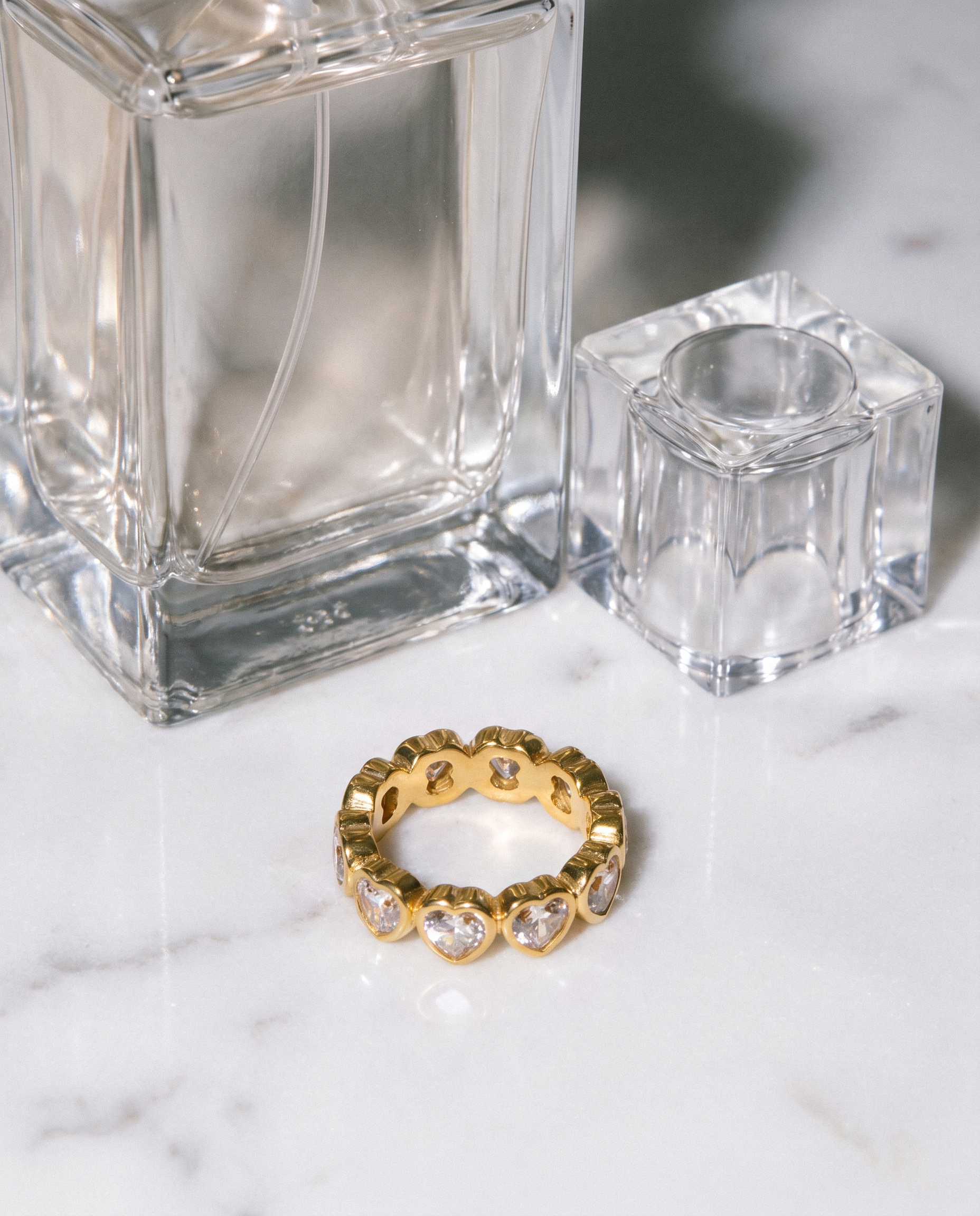 Freya Ring flatlay