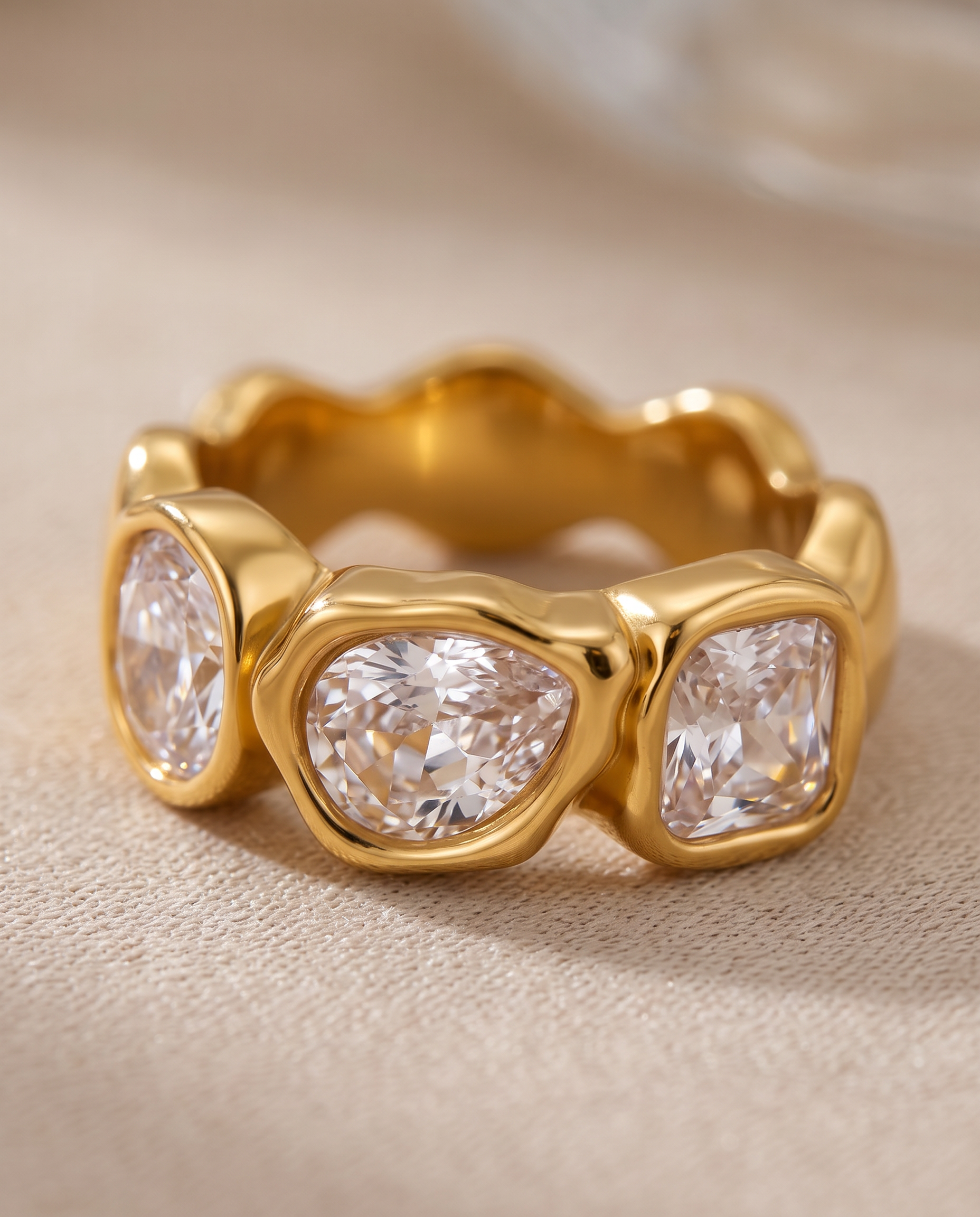 Lison zircon band ring macro detail