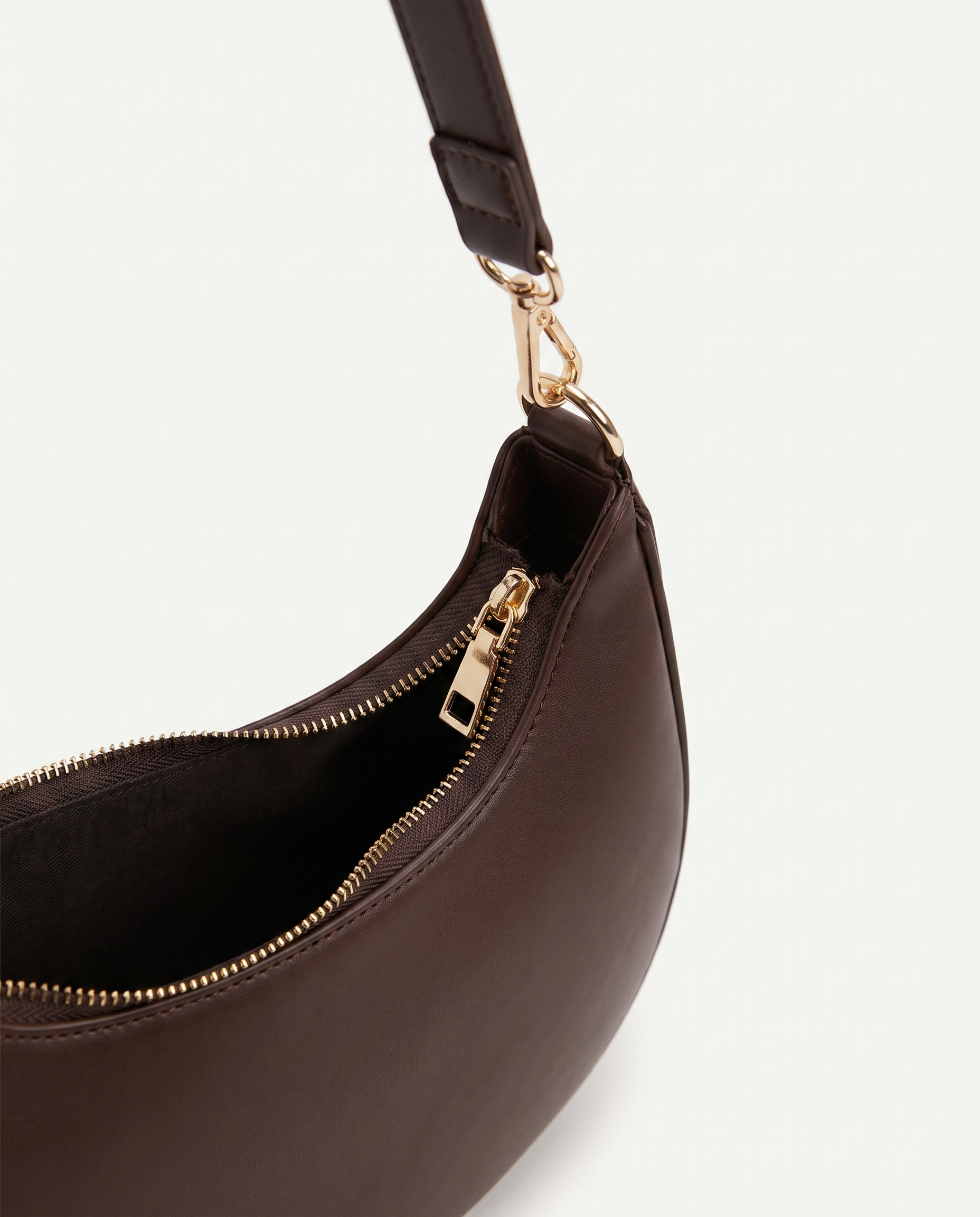 Josephine coffee shoulder bag zip and clasp detail
