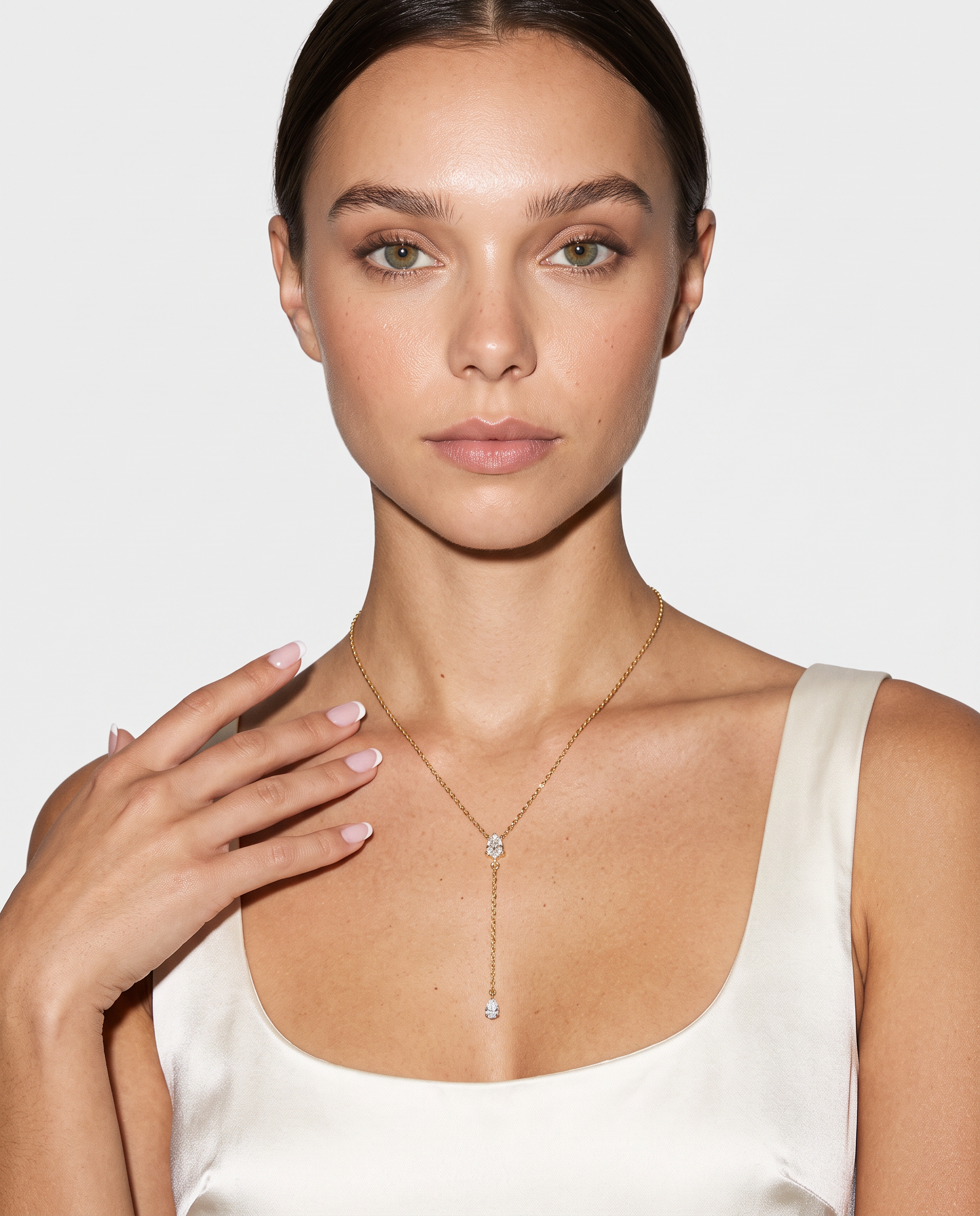 Lueur II necklace editorial studio flash