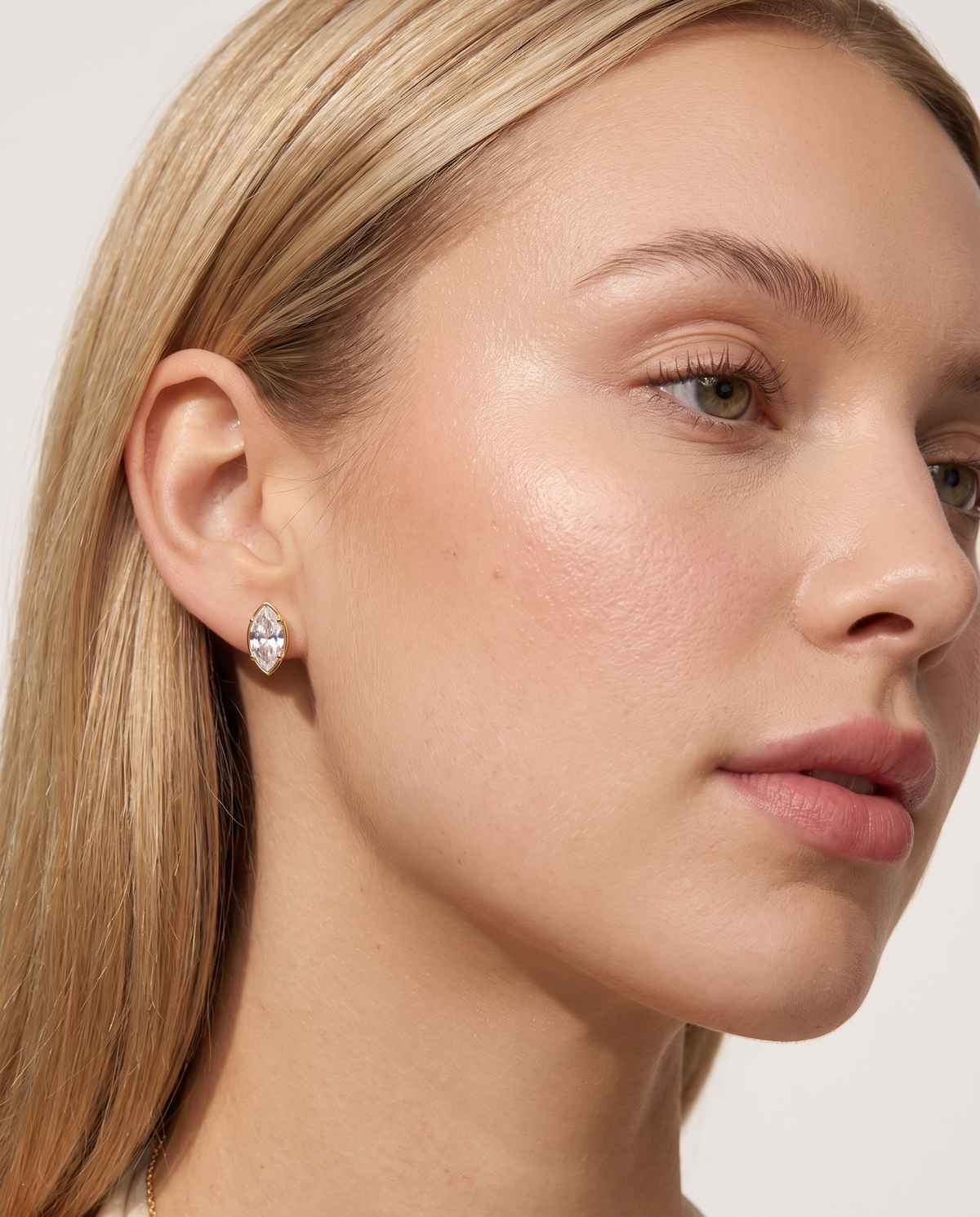 Margaux heart stud earring worn on blonde model